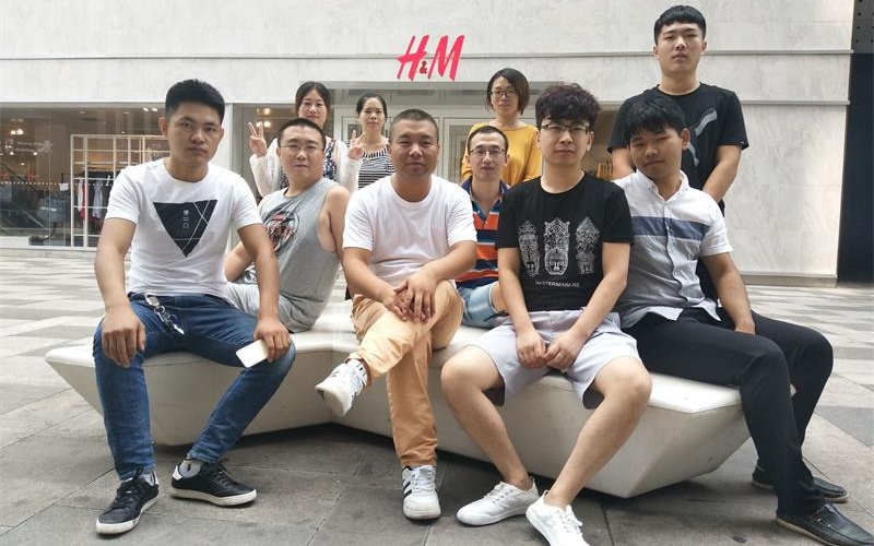 2018.8期部分定制家具设计师合影留念